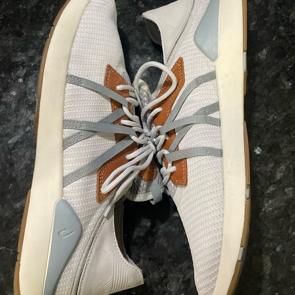 Olukai Shoes Mens 10.5 Mio LI Running Sneakers Leather Athletic 10440DW25 Gray